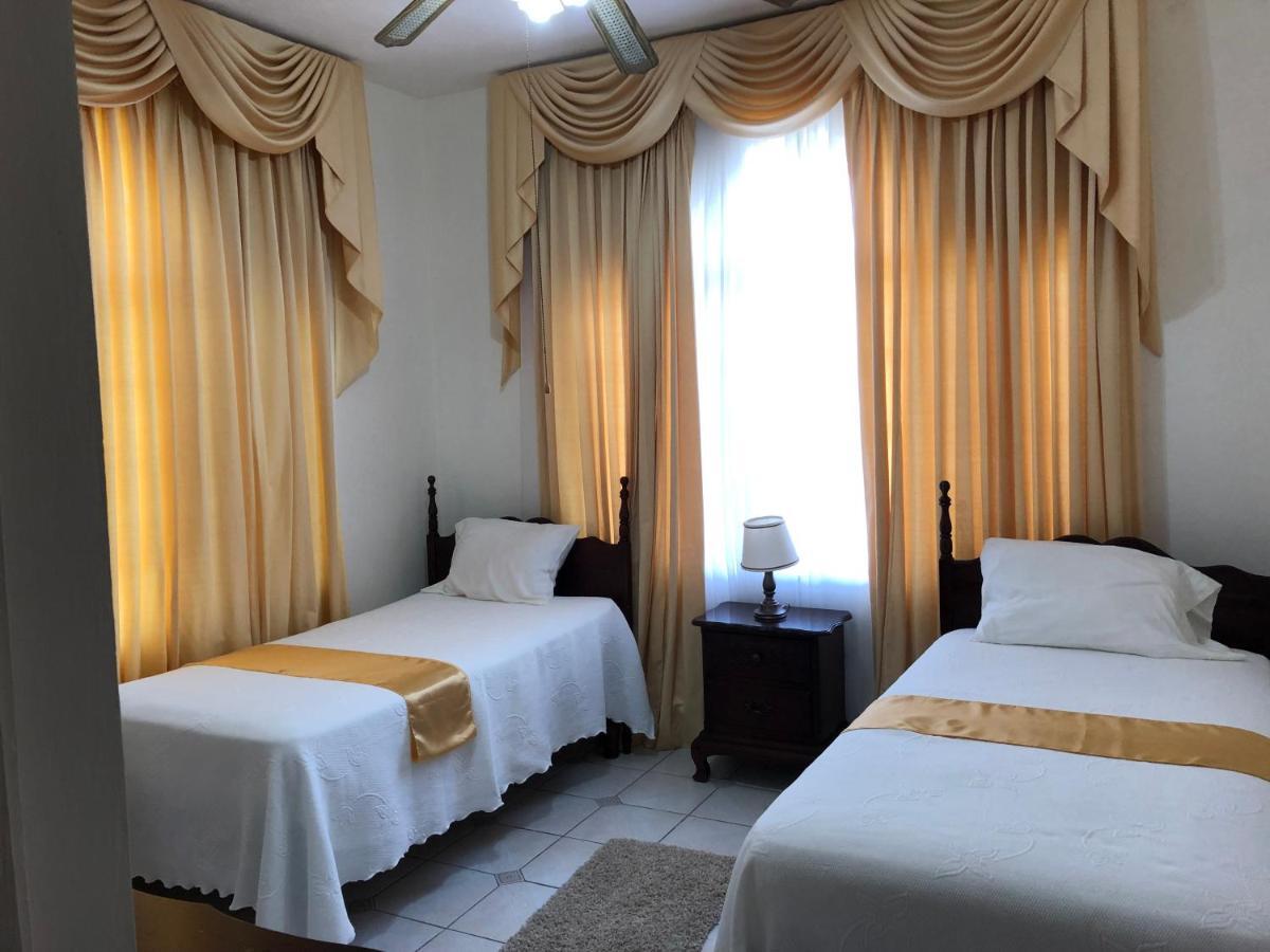 Goldenview Guesthouse אוצ'ו ריוס מראה חיצוני תמונה